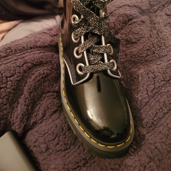 NEVER WORN! Dr Martens Molly platform boots US womens size 8 - Picture 2 of 4